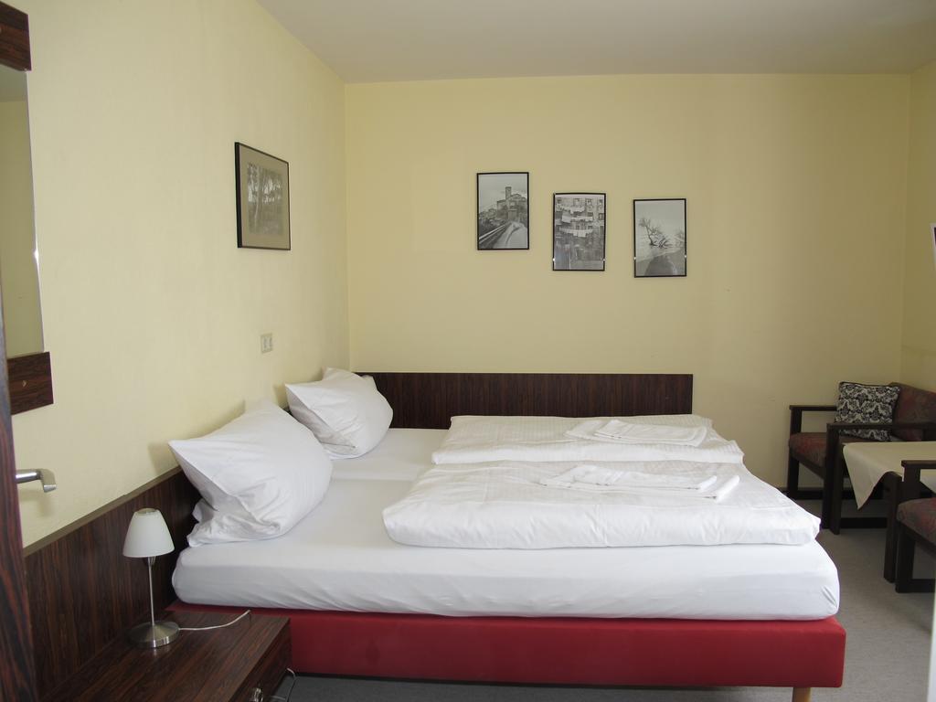 Hotel Onkel Tom'S Huette à Göttingen Extérieur photo
